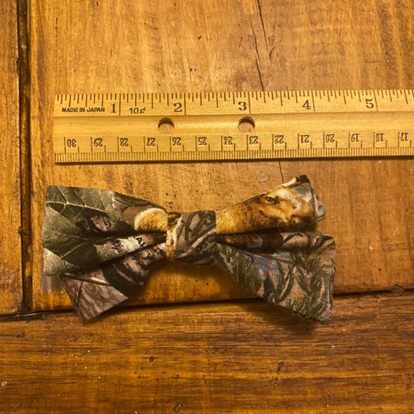 Kid's Camo Bowtie/Hairbow - Picture 2 of 3